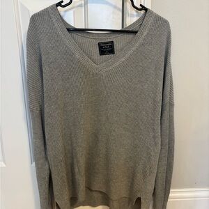 Abercrombie & Fitch Light Gray Knit Sweater